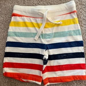 Boys size 4T shorts.